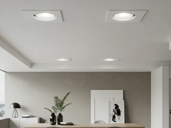 إضاءة LED أنيقة مخفية في السقف بتصميمات عام 2025